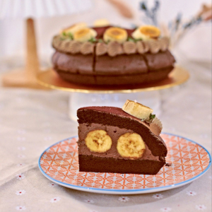 Choco Banana Velvet Cake Pie